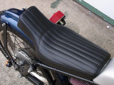 SR400ネイバートラッカーリア画像