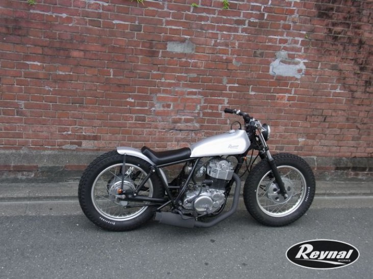 SR400カスタム　ボーモントシルバー